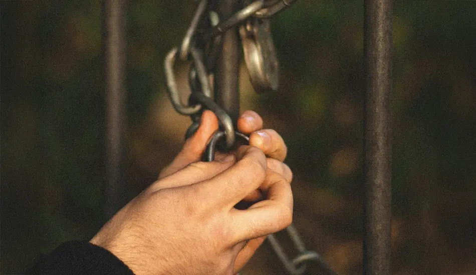 Lock and Unlock vs. Keyholding: What’s the Difference?